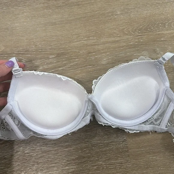 Never worn white lace bra - pushup - 34 A - convertible to strapless - Picture 3 of 4